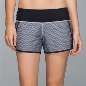Lululemon Run Times Shorts 2-Way Stretch Sz 6 Gray Black Athletic 3.5" Inseam